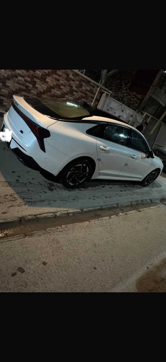 سلام عليكم من رخصة الادمن المحترم سياره كيا K5 2026 فئة VIP اعلى فئة مواصفات السياره• الكاميرا الخلفية كاميرا اماميه كاميرا محيطيه بالمري 360 درجه السياره ماشيه8000 KM بعدها زيرو 
 • سقف بانورامي
 • التحكم على المنحدرات
 • تدفئة المقاعد تبريد المقاعد 
 • مستشعر وقوف
 • كاميرا 360
 • تبريد المقاعد
 • فتحة سقف
 • مسند الذراع
 • شاشة
 • مرايا جانبية كهربائية
 • مثبت السرعة
 • نظام المفتاح الذكي
 • مراقبة النقطة العمياء
 • 2
 • التحكم التلقائي في درجة الحرارة
 • 6 وسادة هوائية
 • المصابيح الأمامية ليد
 • عرض المعلومات على الزجاج الأمامي
 • أبل كار بلاي
 • التشغيل عن بعد
 • أندرويد أوتو
 • ABS
 • كشافات ضباب
 • وضع القيادة
 • تعليق تلقائي
 • فرامل الوقوف الإلكتروني
 • التحكم الإلكتروني في الثبات
 • نظام مانع السرقة
 • تبريد خلفي
 • مرايا جانبية مدفأة
 • قفل الأمان للأطفال
 • حساسات ضغط الإطارات
•كرسي السائق خزن ميموري 
•وضعيات قياده اربع وضعيات SPort وECOوNormalو My drive                                      •صندوق كهرباء فتح وغلق تلقائي.                           السياره كلين تايتل مكفوله كفاله عامه           سعر السياره268 وبيها مجال بسيط للاستفسار الاتصال على الرقم ***********
