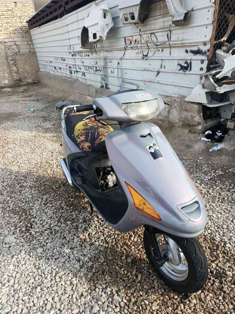 دراجه فراشه لبيع كهربائية كله شغاله دراجه نضيفه على فحص السعر خاص ***********
