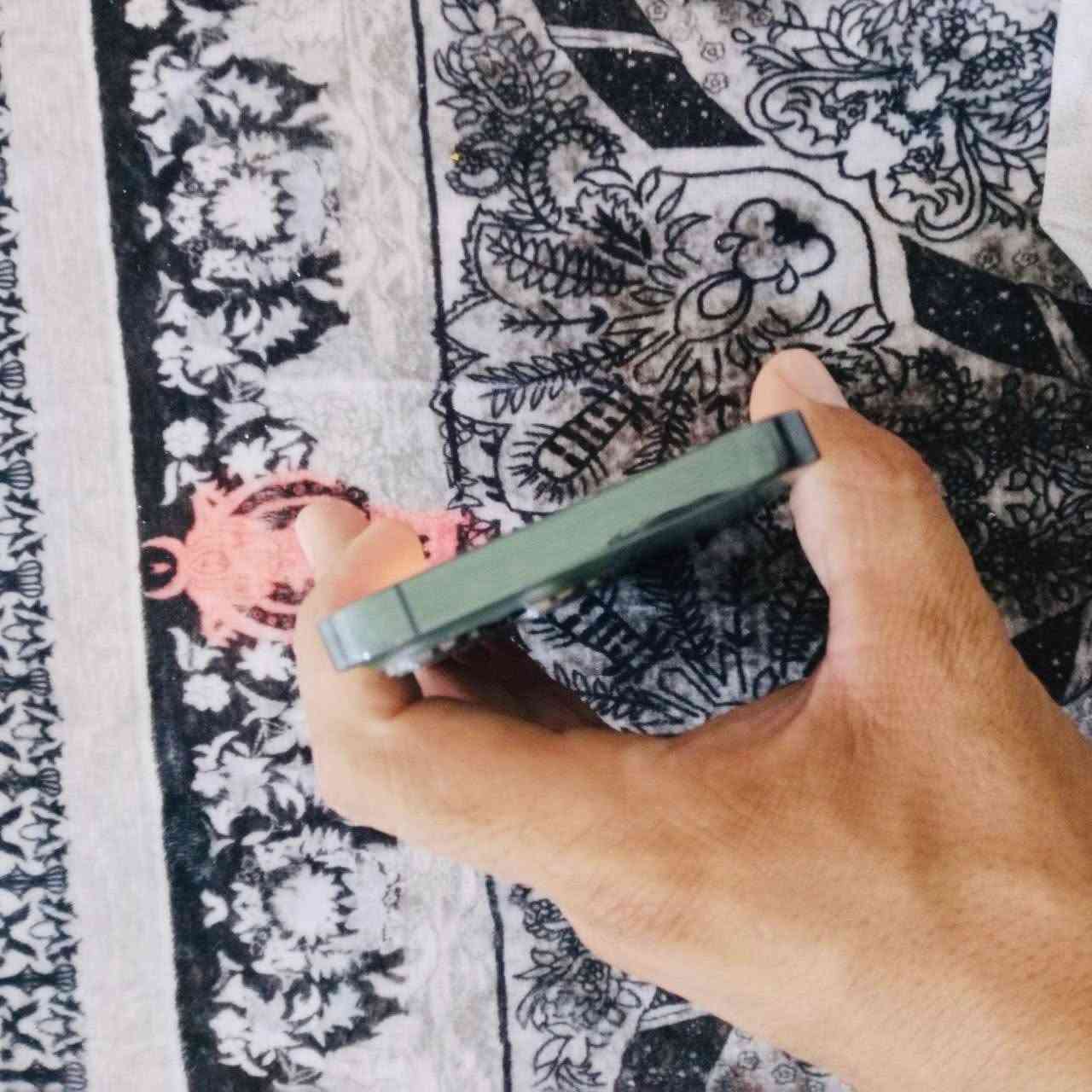 السلام عليكم 
13 برو 
ذاكره 256 
بطاريه 84 
زيتوني 
وكاله ممفتوح 
السعر 650


**إذا كنت صاحب هذا الإعلان وتريد حذفه لأي سبب، رجاءا أرسل رسالة إلى الدعم الفني**