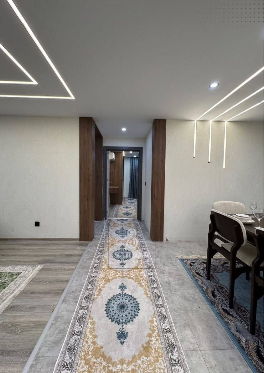 شقة مؤثثة  للأيجار 

في مجمع لايف تاورز  مربع ذهبي مقابل امباير

مميزات الشقة

-مساحة 173م

  -ثلاث غرف نوم

-صاله

-مطبخ. معزول

-صحيات

-طابق 3

للاستفسار اكثر اتصل على الرقم ***********
