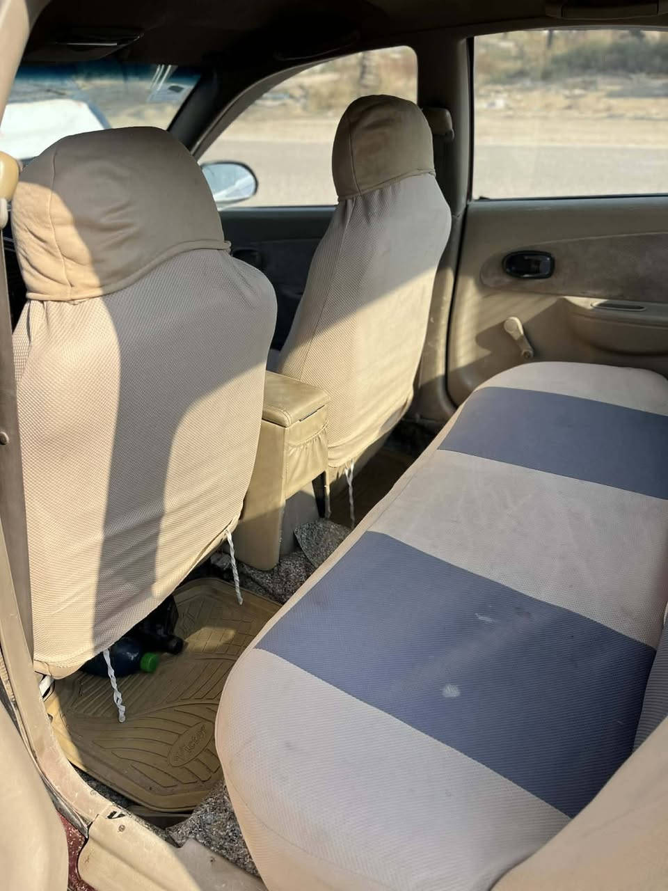 سياره سبكتره 2002 السعر 25وبيها مجال للتواصل الاتصال علا ***********
