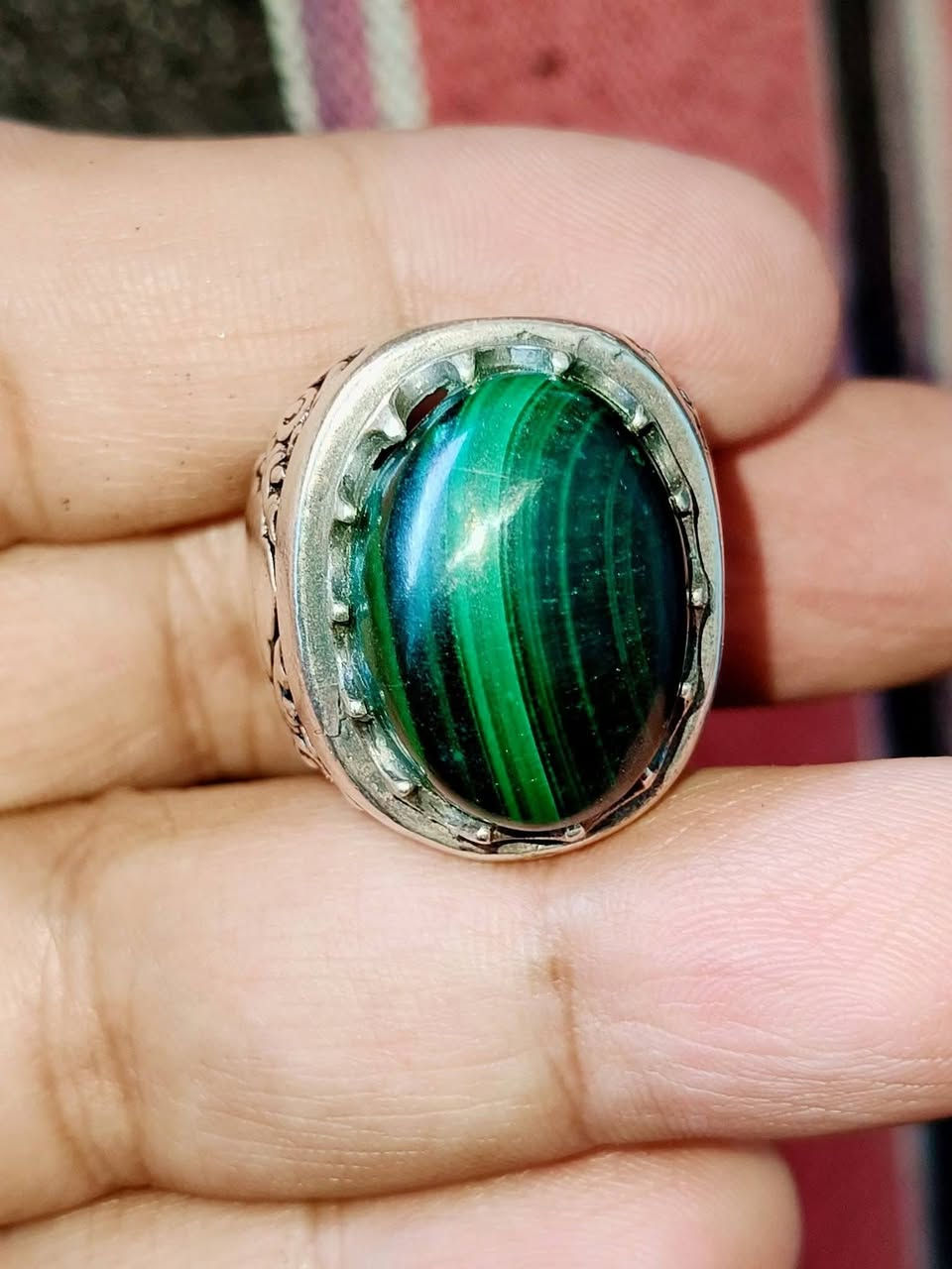 💠قطعة متحفية من الفضة عيار 925 💠
🌀مصاغ عليها جوهرة من الملاكيت الاخضر 🌀
حجر الهدوء النفسي ☘️☘️
مقاس 21/22 قابل لاي تعديل حسب رغبة العميل 
السعر خاص 
واتس اب https://wa.me/message/UE3FCVDMZUJ3B1
للاستفسار عن السعر فقط


**إذا كنت صاحب هذا الإعلان وتريد حذفه لأي سبب، رجاءا أرسل رسالة إلى الدعم الفني**