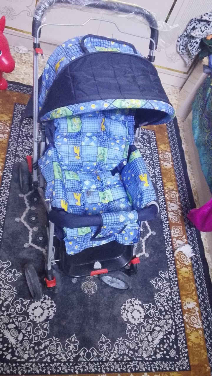 السلام عليكم عندي عربانه طفل اخت الجديده استعمال مرتين فقط 40الف العنوان بغداد الحرية الاولى   ***********
