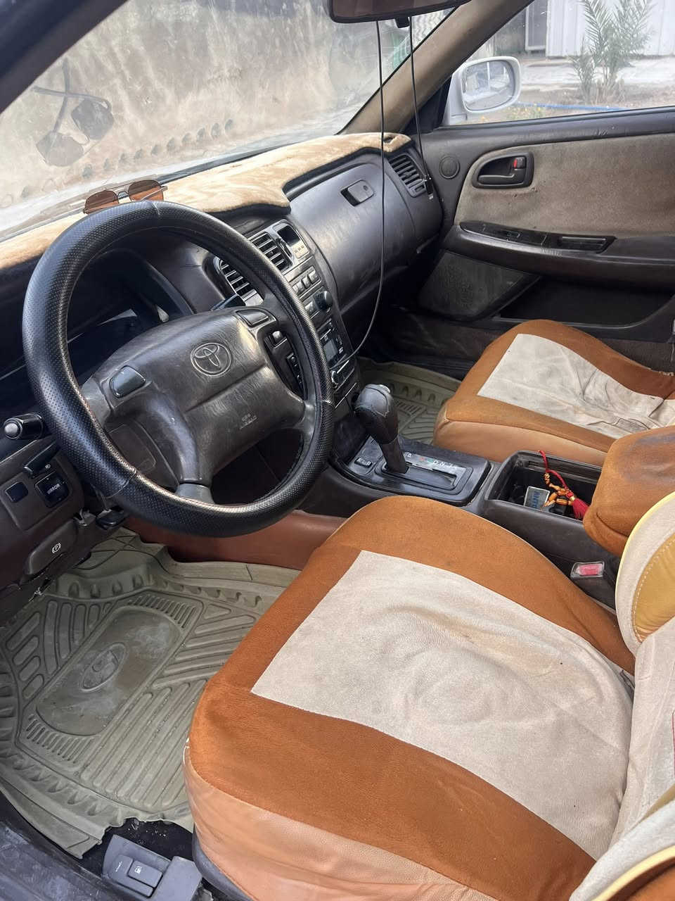 مارك ٩٥سياره نضيفه ماناقصه شي باسمي كير محرك كفاله حداده تخم تاير جديد  تجي وشوف بعينك بدي كفاله عامه بيه شويه خياسات هاذه رقمي اتصل وتدلل ***********مكاني القرنه الثغر
 (لا كصه ولا ضربه)
