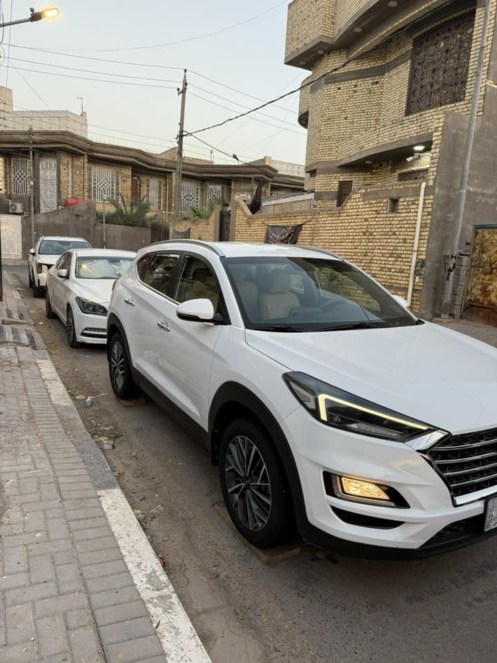 بيع فقط بدون مراوس – توسان 2020 خليجي
السعر:185 ورقة (قابل التفاوض )

ماشية: 66ألف حقيقي
الفحص: بوضع الشركة

المواصفات:
مكينة وكير برغي (ما مفتوح)
صدر أمامي وخلفي شرط بلاد على الشركة
بصمة لاخ جديدة غير مستعملة

)
كشنات مخمل 
دبل كشن كهرباء (2)
ايرل انفكشن
لايت عدستين زنون
بكلايت LED
شاحن وايرلس
حساس أمامي وخلفي
كامرة خلفية دوارة
تبريد قطعتين
اشارة ترحيب بليدات 
دبل LED
لايت متحرك (يصعد وينزل)

محرك 2000
سايد بريك رجل
تحكم ستيرن دبل
مرايات شفط
بصمة تشغيل + بصمة أبواب

رنجات 19 (خمس ويل)
3 وضعيات قيادة: عادي / سبورت / نورمل

السيارة فول مواصفات
رقم بصره  دولي

للاتصال: ***********
الموقع: البصرة 
@إشارة
