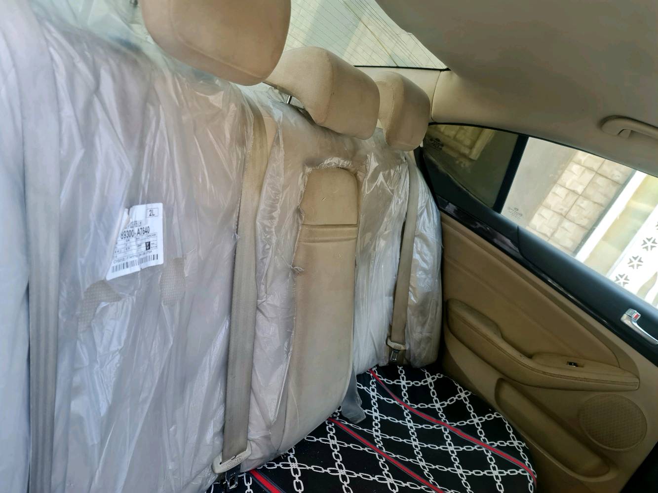 كادنزه٢٠١٥ خليجي نص فول مواصفات 
 بصمة ابواب مرايات شفط لايتات زينون و اللدات
كشنات كهرباء عدد ٢  نظام ترحيب
مرايا قلاب 
اناره مخفيه بل ابوب + اناره مخفيه بدشبول حساس مطر 
-حساس اضاءه 
فول تحكم سترين + اكروز سرعه + ستيرن كهرباء نظام ترحيب + اضائه ترحيب عند التشغيل +ذاكرت تخزين وتخزين ميموري + 6 اقراص 
سماعات انفنتي + دمام عدد 2 + مضخم صوت 
ويل حجم 19 وبعد بيها هواية موصفات
سياره نضيفة كير ومحرك ست سلندر 3500 دوش بالشرط مامفتوح 
بيها ضربه جاملغ سايق وصبغ ٥قطع صبغ للجماليه ماشيه 
١٠٢
بغداد مكانه 
*********** 

السعر:١١٥