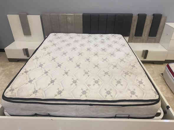 البيع غرفه نوم تركي مع تخم ***********
