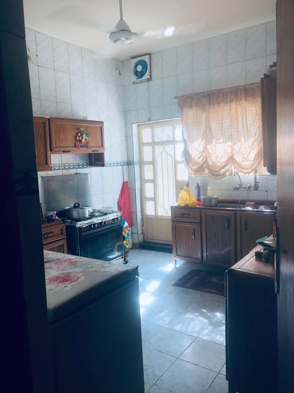 للبيع بيت 105
واجهة 7 
نزال 15 
4 غرف نوم 
استقبال + مطبخ 
حولي + منور 
3 صحيات 
بيتونه+ سطحين
قرب قاسم نافورة
مجاور سياج مدرسة الانفال 
للاستفسار 
***********
