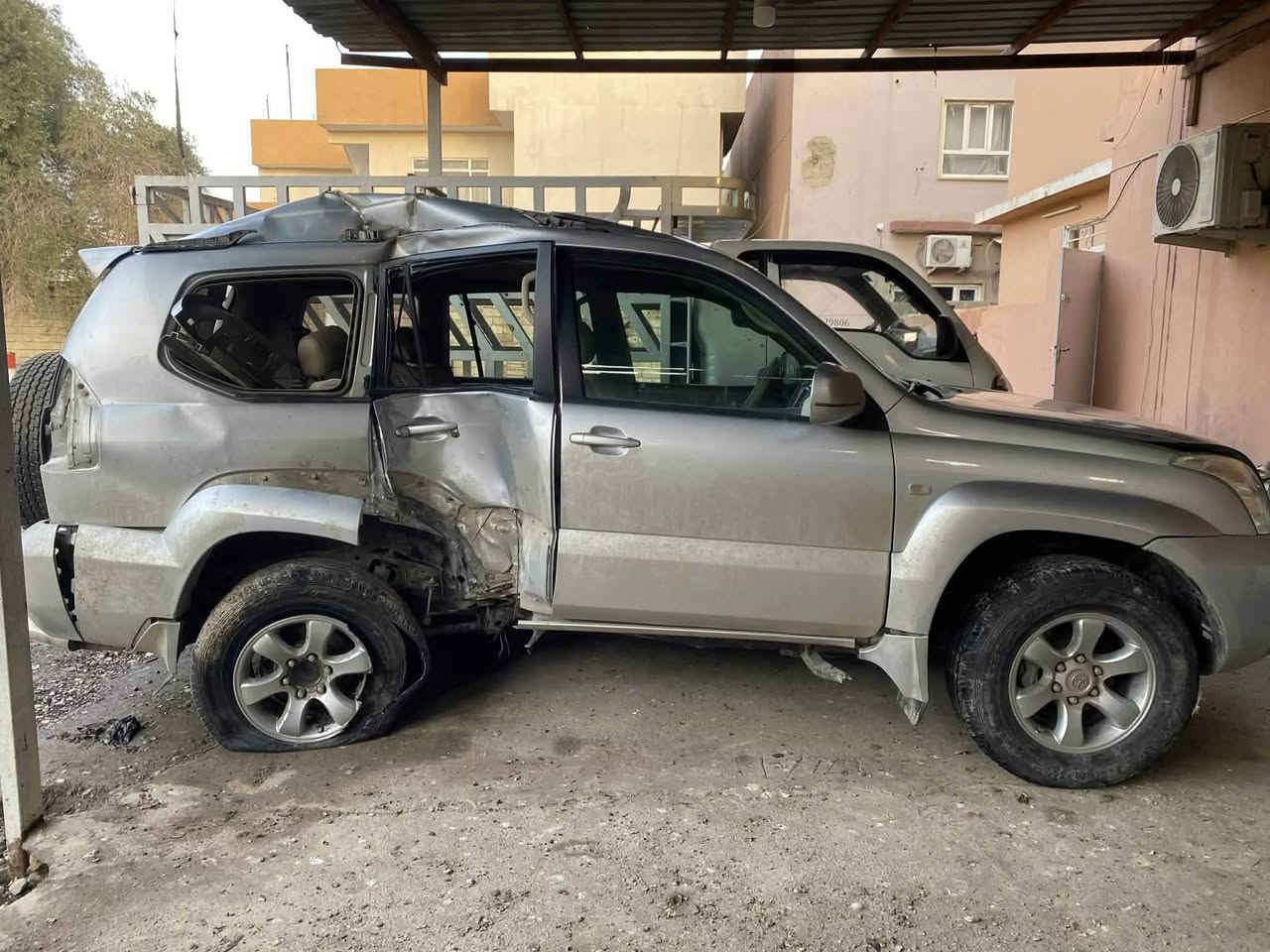 السلام عليكم 
برادو ٢٠٠٨ قبل الحادث كانت كفاله عامه وتعرضت الحادث ابيع على حادثها مكاني الموصل 
اني مكلف بل نشر هذا رقم صاحبها

***********
