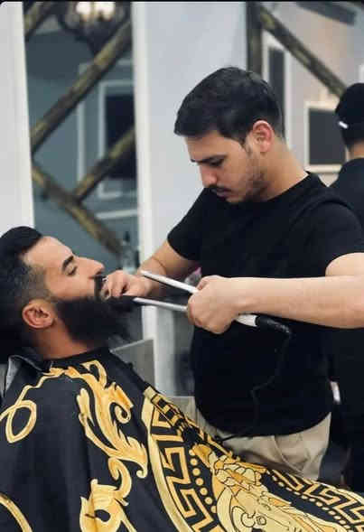 📢 فرصتك تبدي مهنة بيدك!
💈 دورات حلاقة احترافية ويه كوافير يوسف  💈

تعال وتعلّم الحلاقة من الصفر وخلّي عندك شغل مضمون

🔹 شراح تتعلّم ويانه؟
✂️ قصات شعر حديثة وكلاسيكية
🧔 شغل اللحية والفايد باحتراف
🧼 احدث التسريحات  
💡الخيط + الشمع
🧔العناية بالبشرة
📃 شهادة مشاركة بعد التخرج
👨‍🏫 تدريب عملي + نظري

📍 الموقع: كوافير يوسف  – [ حي الزهور مقابل كولدن مول عماره سنتر الزهور ]

📅 المدة: [شهر  +مفتوحة ]

📞 للتسجيل أو الاستفسار: [***********]

🚨 المقاعد محدودة جداً – لا تضيّع الفرصة وسجّل هسه!

⸻

📲 تواصل ويانه على الخاص أو عبر الواتساب للحجز
🔗 شارك المنشور ويا أصدقائك اللي يحبون يتعلمون المهنة

#كوافير_يوسف_ #دورات_حلاقة #حلاقة_رجالية #مهنة_بيدك #بغداد #صالون_رجالي #فايد #قصات_شعر #تعليم_الحلاقة # #دورات_عراقية
