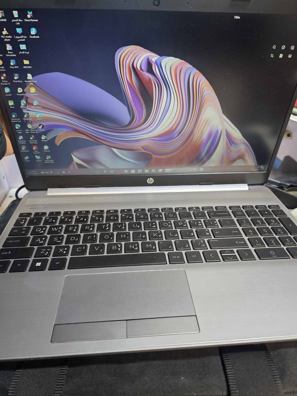 لابتوب كور i7 مع مواصفات جيدة، بما في ذلك ذاكرة وصول عشوائي (RAM) بسعة 8 جيجابايت، وذاكرة تخزين صلبة (SSD) بسعة 500 جيجابايت. يبدو أن هذا الجهاز مناسب للألعاب المتوسطة ويمكنه التعامل معها بسهولة. يأتي الجهاز مع ملحقات كاملة، بما في ذلك حقيبة، ولوحة مفاتيح، وفأرة، وشاحن، ووحدة تحكم، ووحدة تخزين خارجية بسعة 500 جيجابايت. 

مراوس تلفون او ايباد/ واتساب *********** النجف, العراق
