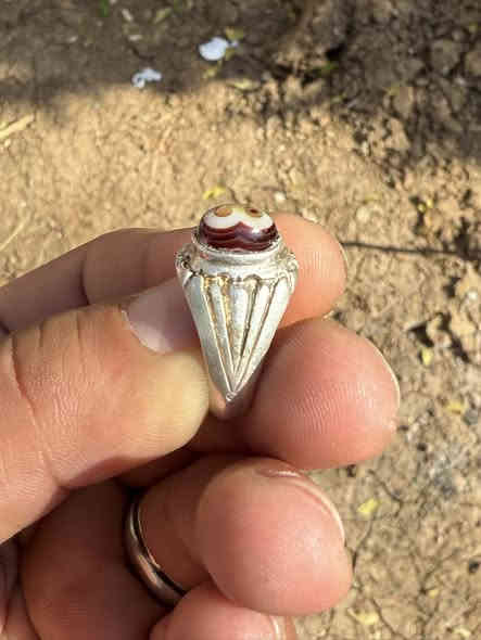 السلام عليكم 
متاح خاتم بحجر السليماني الهندي عنين صياغه يدوية فضه 925
قياس 19
يوجد خدمة توصيل لجميع المحافظات 
***********
