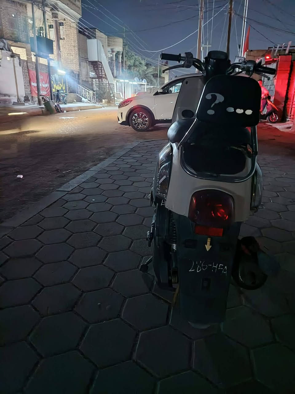 سلام عليكم دراجه للبيع مفتوحه والفات فقط نضيفه كلش شلعه ومعدل عداد شغال سلف هندر مكينه خرسه السعر 475وبيهامجال الرقم ***********وتساب مكاني التضحية شارع العياده
