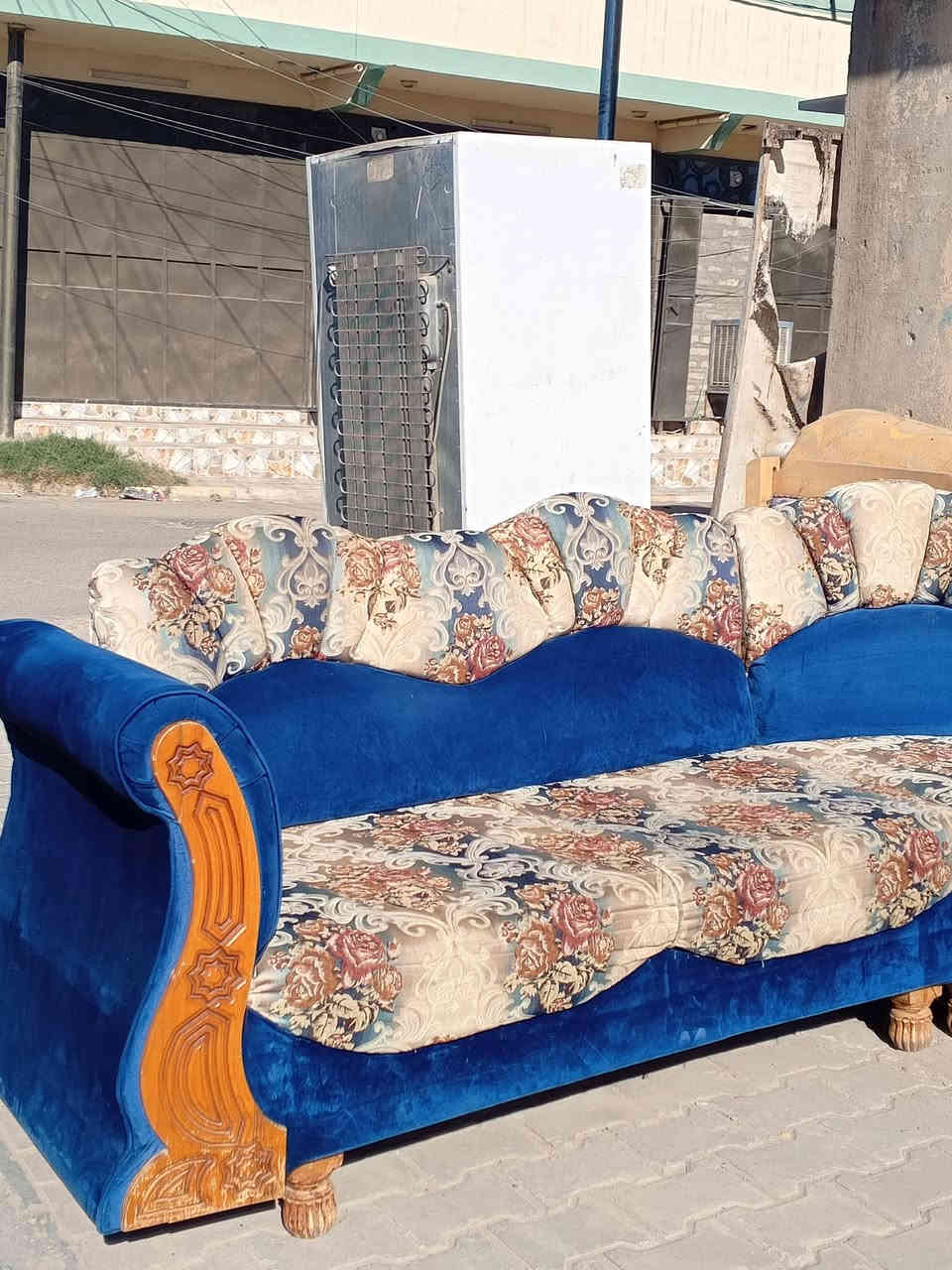 معرض تكريت للاثاث المنزلي للجمله والمفرد
ديوان 5قطع 10مقاعد مستعمل شي قليل نضافه فول شغل حطاطه شغل موصل يتوفر داخل معرض تكريت للاثاث المنزلي 
عنوان لمعرض تكريت شارع الزهور لحولي مقابل مدرسه كنوز لهليه مجاور مجمع رداد للنشائيه محل ابو عبد الله 
للاستفسار اكثر تصال على الرقم الهاتف او مراسله ع واتساب 
***********
*********** واتساب
