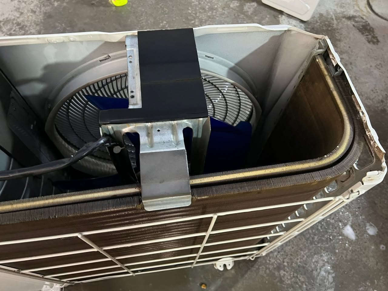 السلام عليكم
سبلت ميديا 2 طن 
غاز 22 نظيف جدا 
بلادي على وضع الشركه 
ملحقاته كامله مكمله بدون نقص 
بدون تصليح او تبديل 
بدون نقص جاهز للشد
مغسول وكامل جيب وشد 
السعر 375 الف 
يوجد خدمه توصيل 
0771.443.0446


**إذا كنت صاحب هذا الإعلان وتريد حذفه لأي سبب، رجاءا أرسل رسالة إلى الدعم الفني**