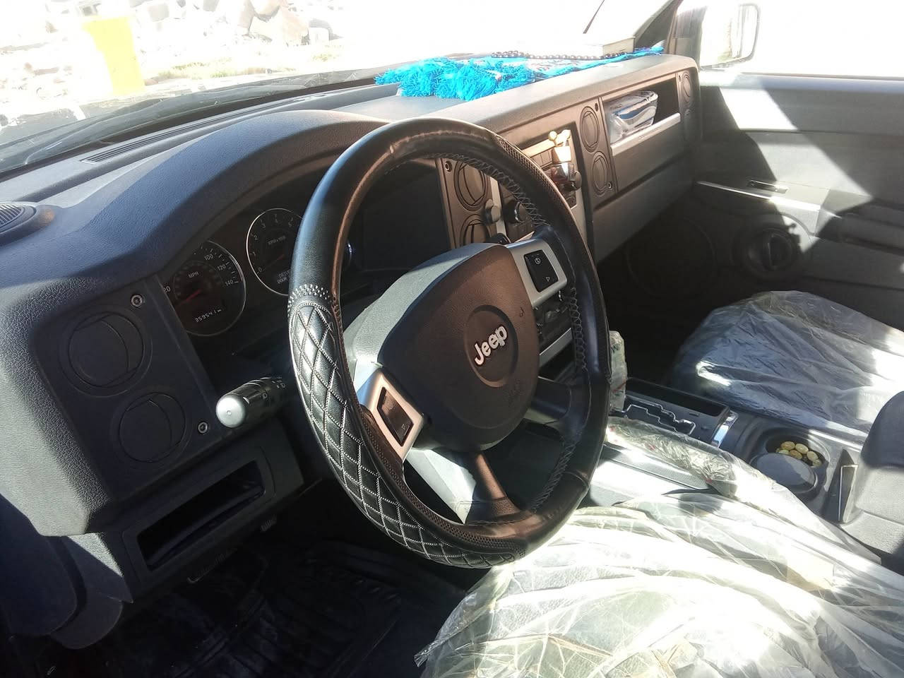 ياللة 
سلام عليكم البيع فقط. 
جيب كومندر موديل 2008 
سيارة خير من الله مكين جديد  رقم ميز 
بيه صبغ جملخ وشوي البنيد اثر جراد الباقي مكفولة 
الستفسار *********** غير  متواجد على نت
