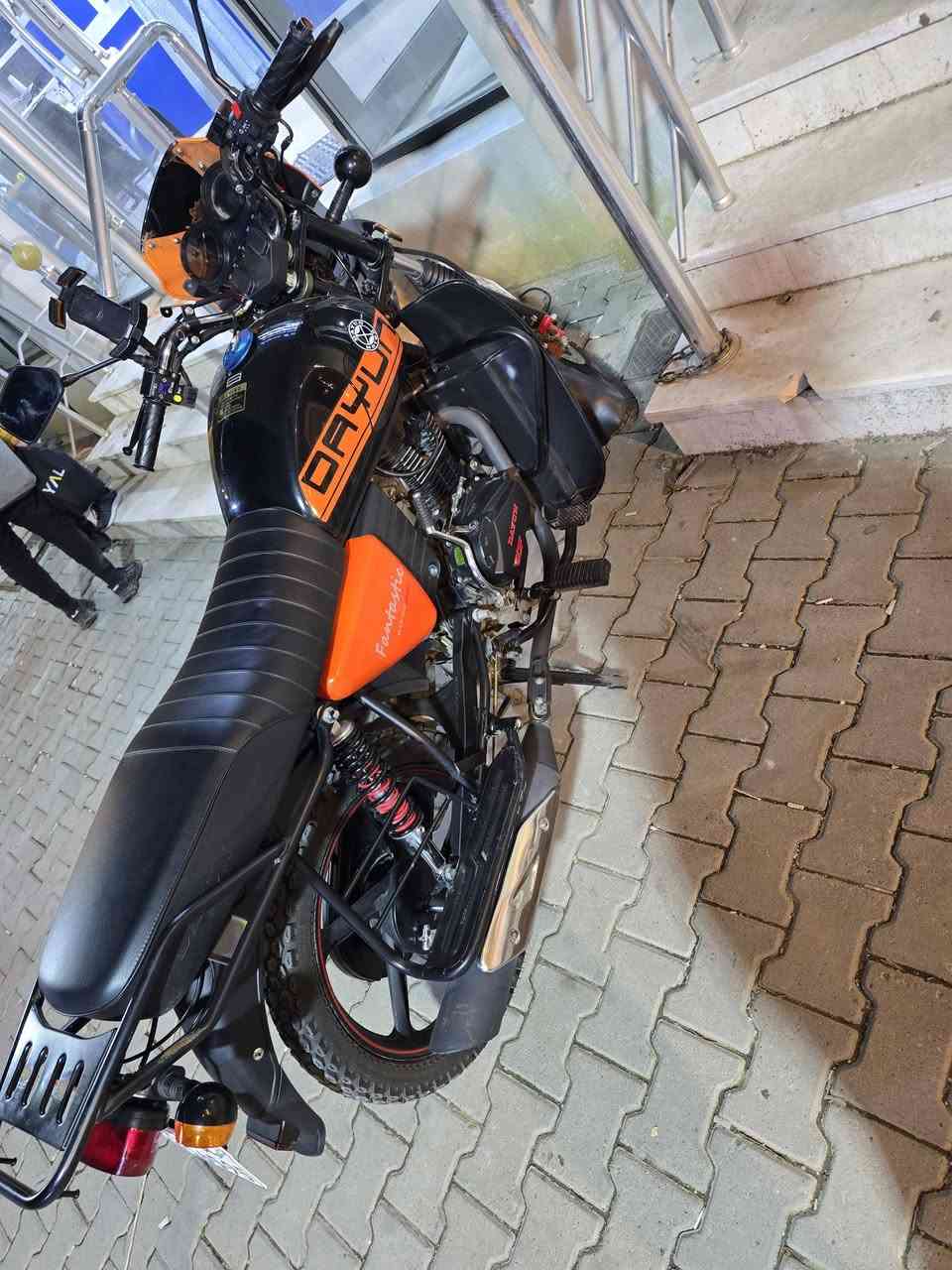 دايون 2025
مرقم انكليزي تواجد اربيل 
عداد عشرة الاف كم 
سنوية باسمي للتواصل ***********
