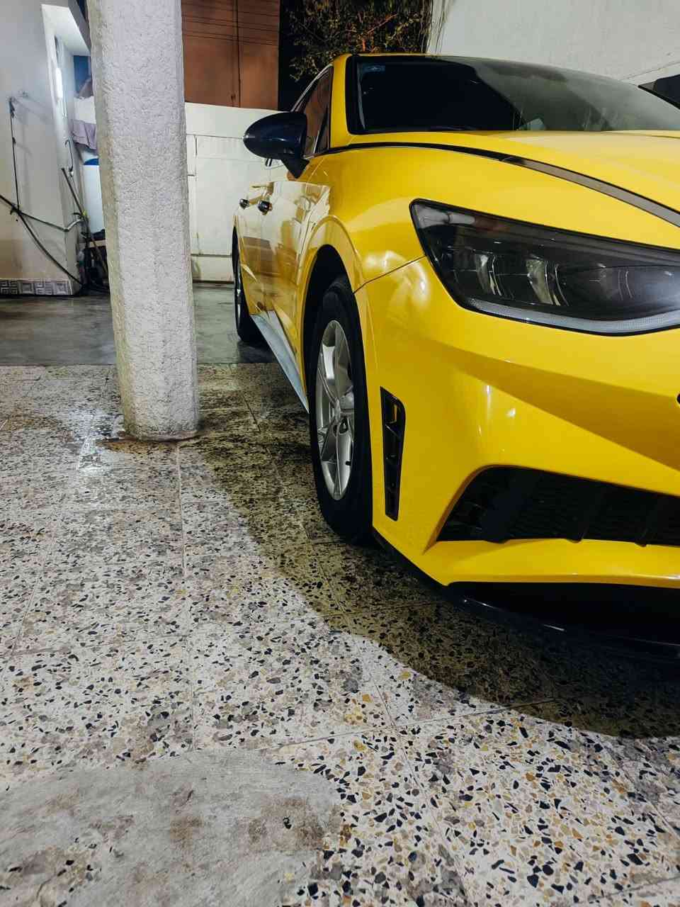 سلام عليكم 
سوناتا 2029 بغداد ماشيا 100 الف سياره جديده حادث خفيف سياره جاهزه من كل نواحي سعر سياره 173 بيها مجال قليل.رقم بغداد تحويل مباشر مصفرها صور حادث بمنشور مكان سياره ديالى بلدروز او بغداد نهضه ‭0770 724 0002‬ هذا رقم صاحب سياره
