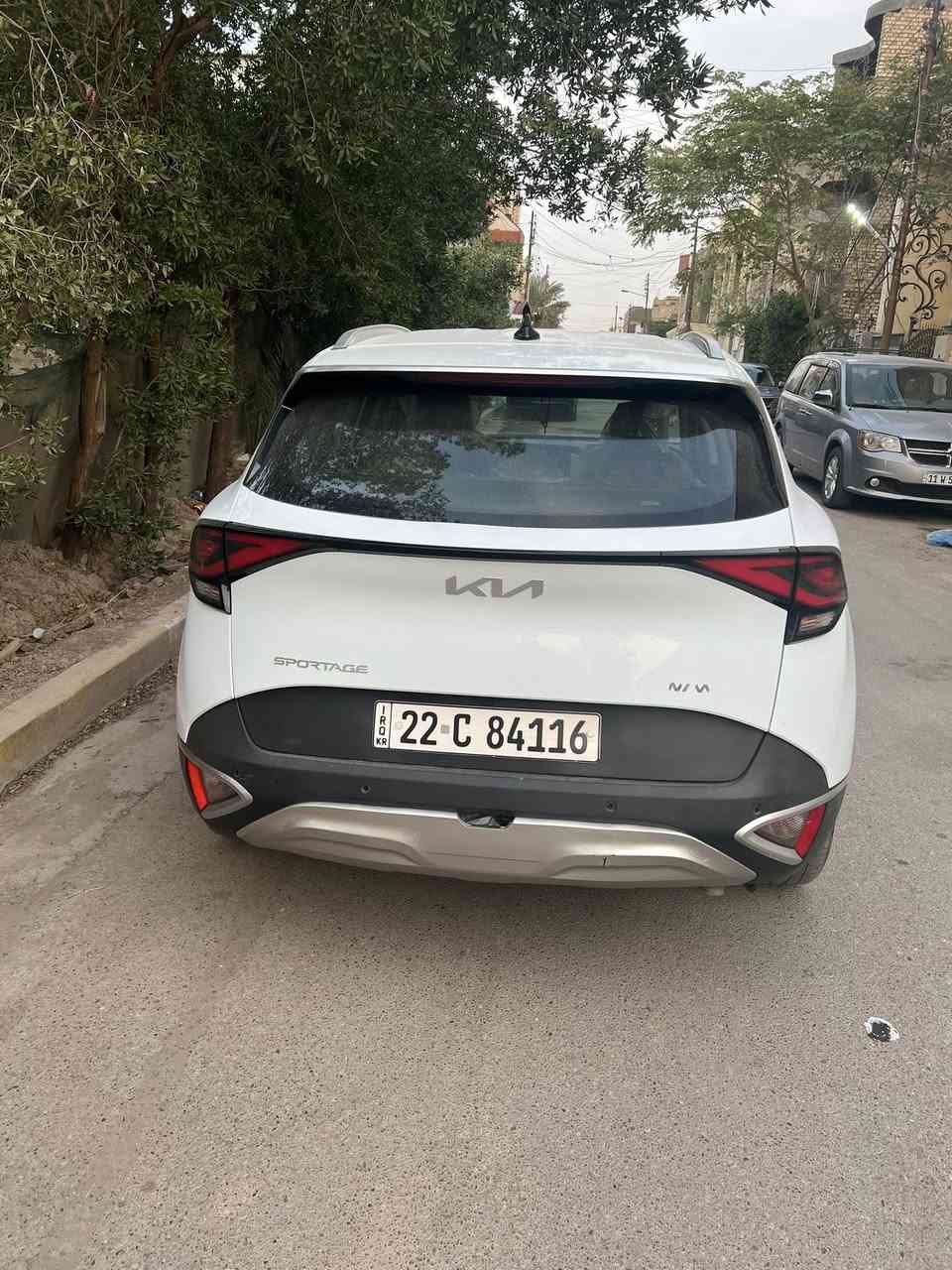 السلام عليكم سبورتج مديل 23 للبيع
خليجي كفالة عامة عدا هاي الرصعة بل جاملغ موضح بل صور 
رقم اربيل جديد ب اسمي سيارة 
ماشية 40 كيلوفول مواصفات عدا البنوراما
السعر 210 بيهة مجال قليل 
مكاني بغداد البلديات
***********
