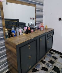 للبيع • ١٠ قطع • قابلة تفاوض