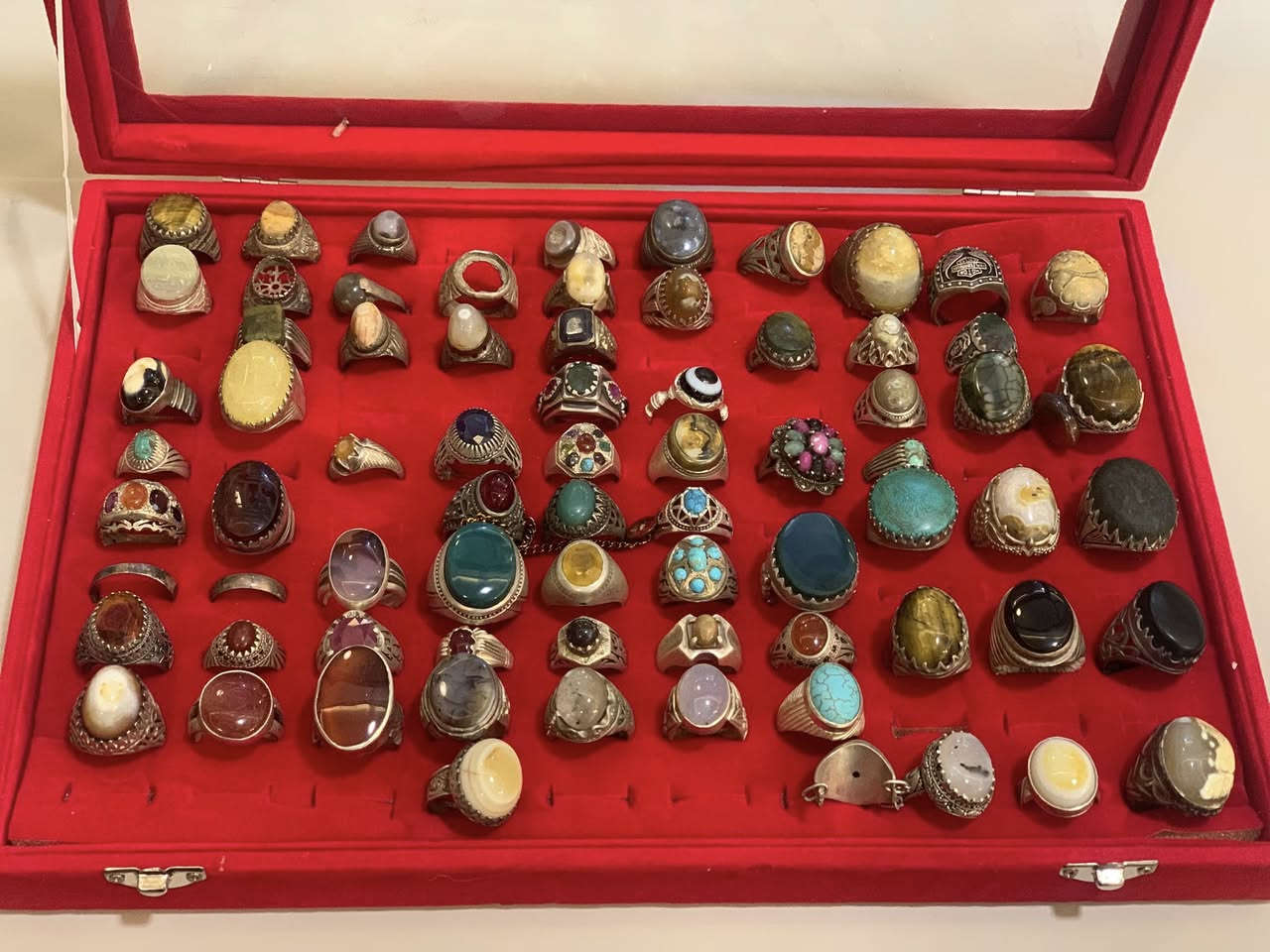 بيع شلع شي يشيل شي الشراي يتصل عليه او يراسلني واتساب *********** بغداد
