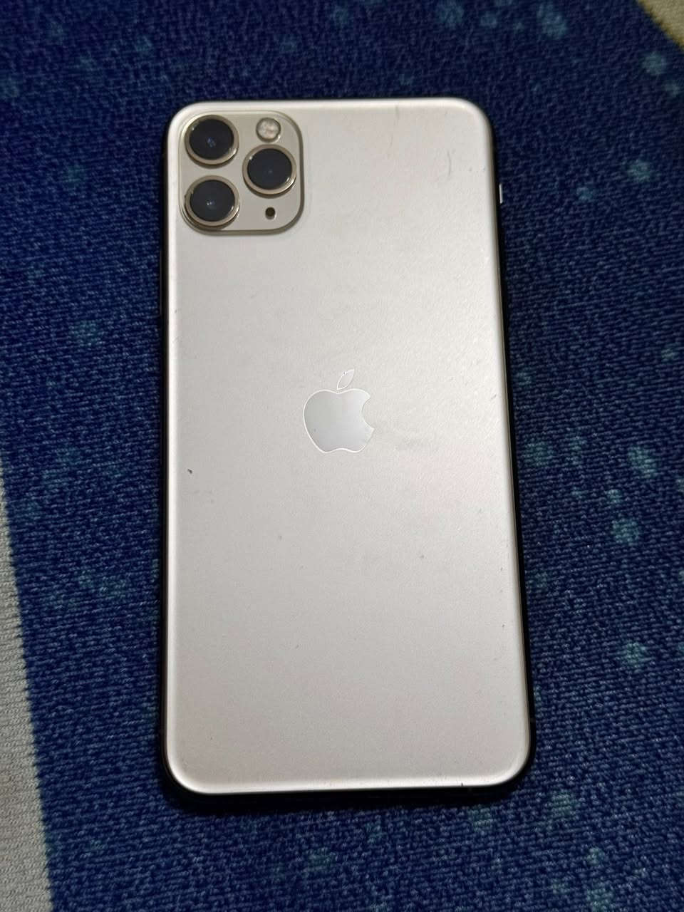 سلام عليكم ايفون 11 برو ماكس  ذاكرة 256 للبيع سعر 380 الف وبي مجال العنوان كوت داموك رقم موبايل ***********
