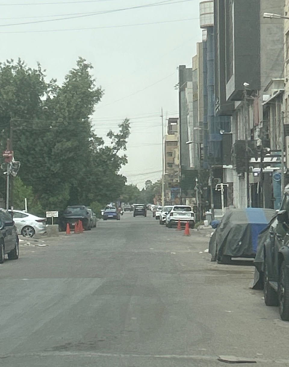 السلام عليكم قطعه ارض للبيع تجاريه في زيونه محله ٧١٢ الشارع المقابيل الامير مول التجاري المساحه ١٩٨ متر واجها ١١ نزال ١٨ سند مستقل 
لاستفسار ***********
***********
