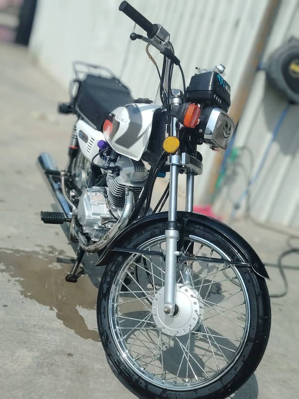 السلام عليكم اربعه كير لبيع موديل 23 كلشي شغل بيهه اوراق بيهه  ليرده هاذه رقمي *********** سعره 400بيه مجال
