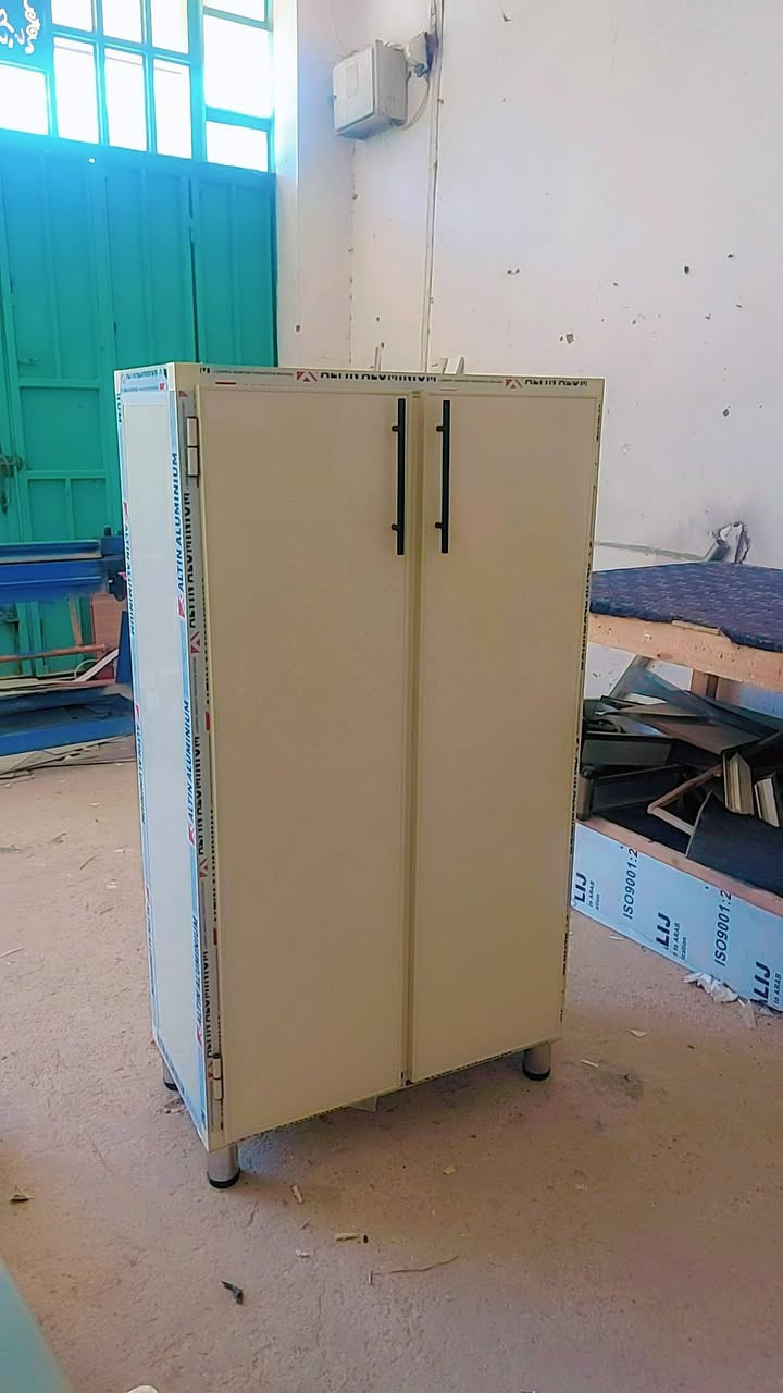 جزامات المنيوم 
حسب الطلب 
المكان واسط العزيزية منطقة برينج قرب مدرسة العصمه 
تلفون( ***********)
