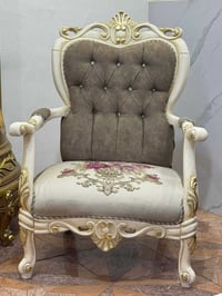 تخم زان تركي ١٠ مقعد مع ميز وسط نضيف جدا خالي من اي عيب 07700200210