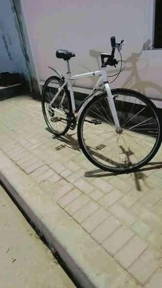 السلام عليكم بيسكل سي 700 كير شغال خلفي 7 امامي 3 بريك شغال سعره 100وبي مجال الطيبين  ***********
