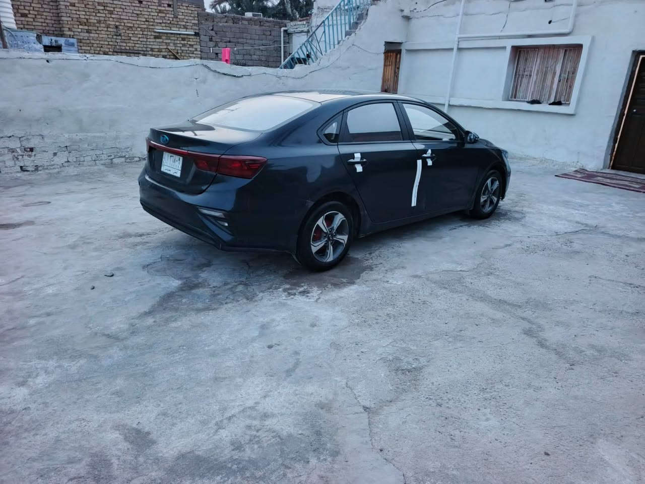 موديل 21سيراتو 

كير محرك تبريد شرط 

بيها ثلاثه قطع رش جاملغ او بيبان اثنين  

السماوه الخضر مكانها 

رقم صاحبها مكلف بنشر أنه 

***********
