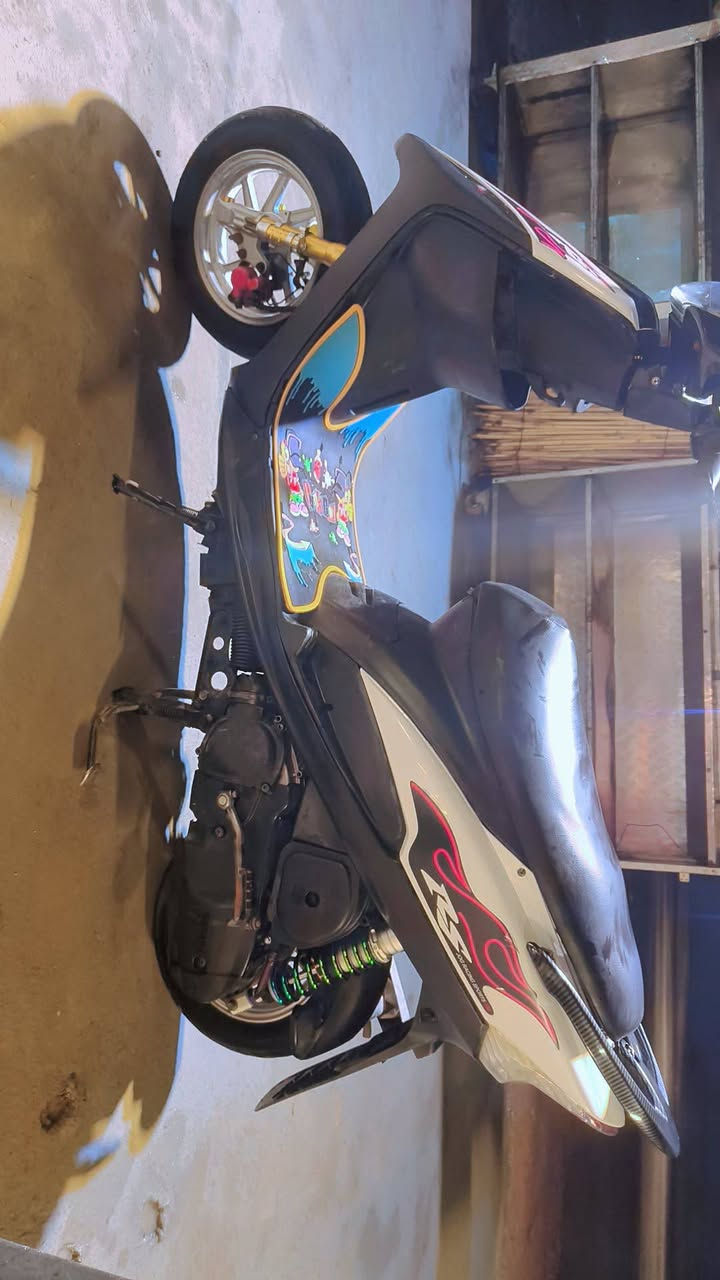 ماكس عدله بلادي رنبه كفراته الاصليه موجوده 
بوشه بلاد
دراجه جديده وتخبل . مكاني الزعفرانيه ***********
