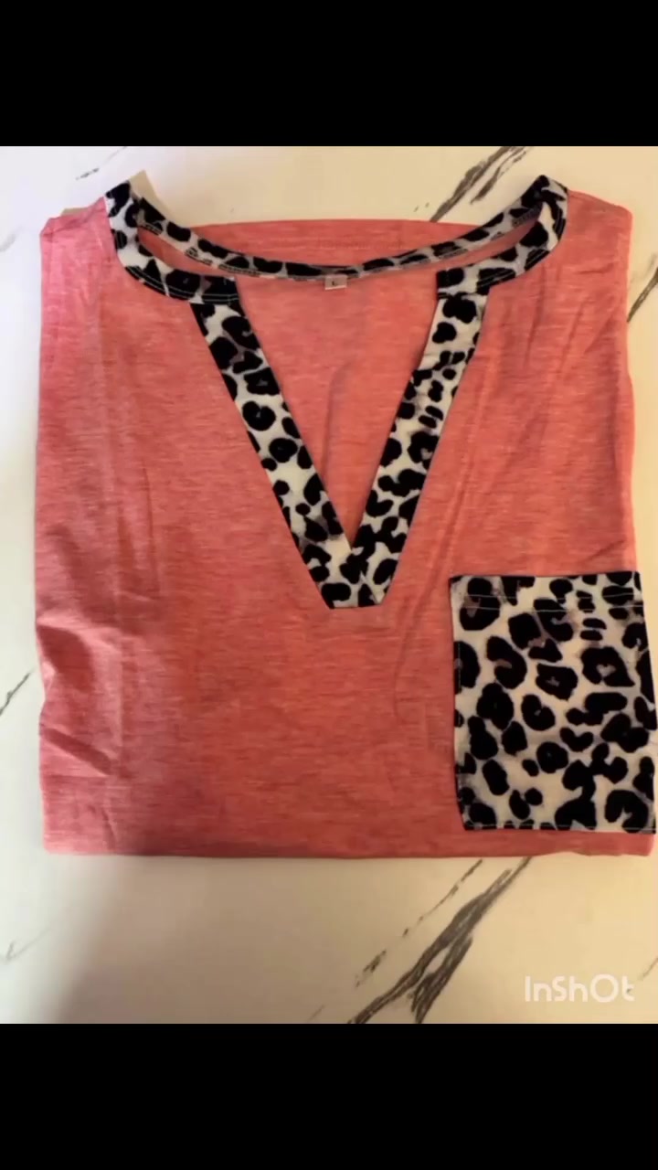 السلام عليكم ورحمه الله
وصلت ملابس نسائية 
وتراكات ولادي جديدة ونضيفة 
واسعار تفليش اخو البلاش 🫢 
للحجز واتساب فقط 
***********
