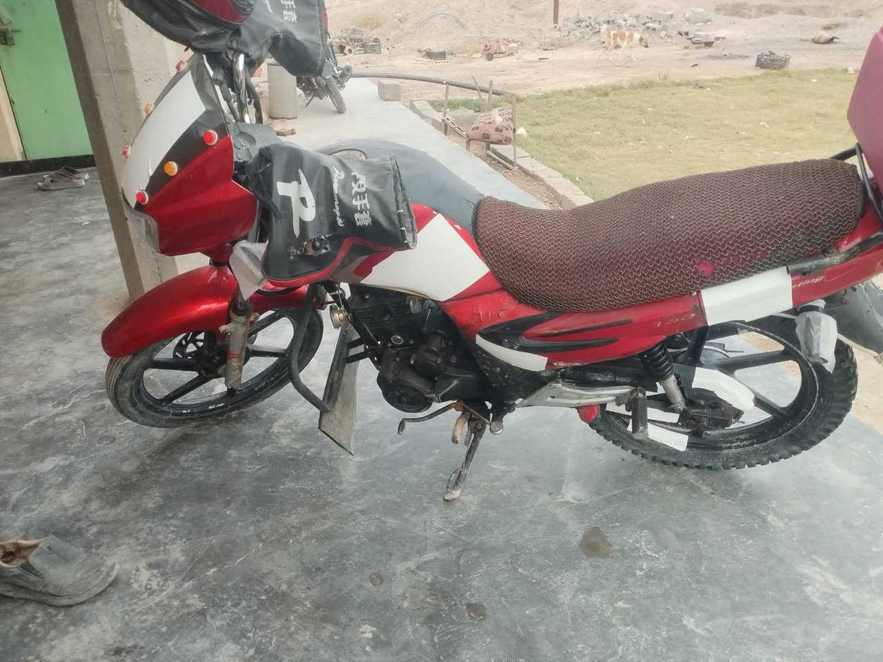 موطور سايم موديل 2013  مگمرك.
مكان الانبار جزيره الكرمه. 
***********
