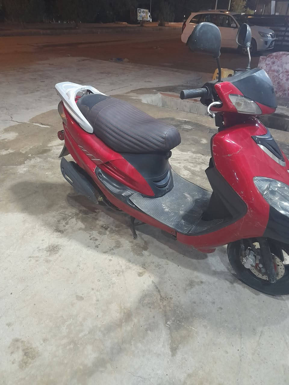 السلام عليكم
دراجة للبيع السعر 375 العنوان التأميم ٣٠ تموز 

رقم الهاتف ***********
