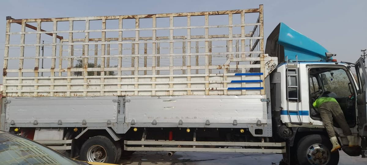 هينو انكر مكينه ٨٠ موديل ٩٧ طول سته وربع ابلادي مكان بغداد الزعفرانيه تليفون ***********
