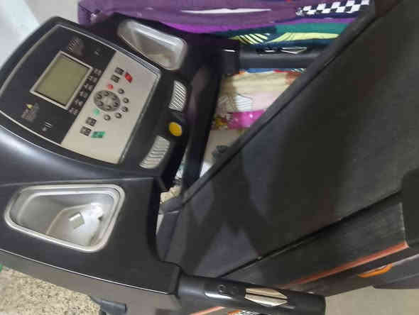 السلام عليكم مجمده للبيع مابيهه اي ضرر ولا داخله تصليح سبب البيعه كاعده ايجار جنت بيت وهسه بشقه وماكو مكان عنواني كماليه ***********
