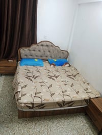 غرفه عراقي تفصال   5 قطع   2كومدي  سرير نفرين  كنتور 4باب  ميز تواليت ...
