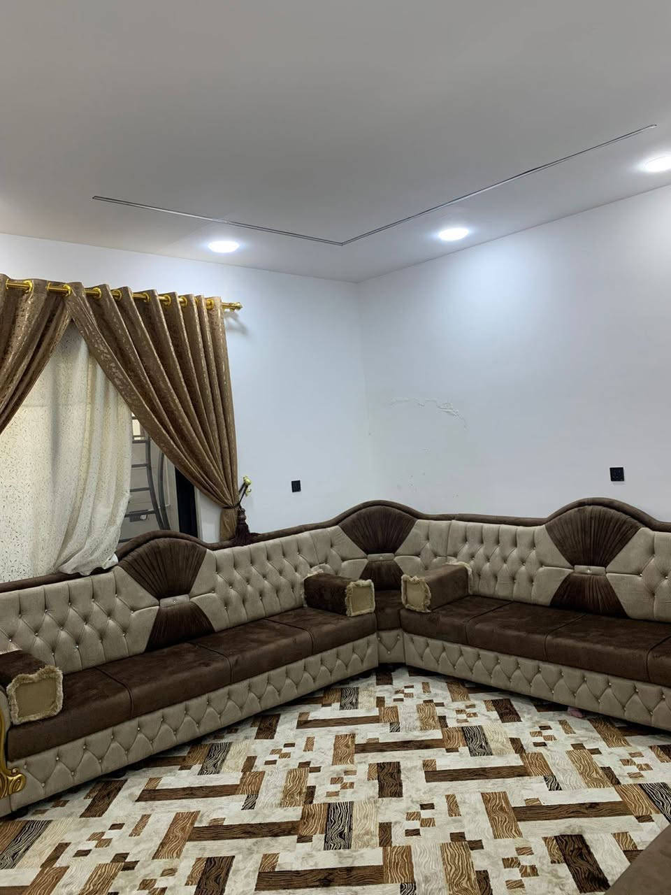 🏦  عروض مكتب بيت الأركان للعقار   🏦

الدار للبيع حي الملايين الأولى مساحة ١٦٠ م 

الواجهة ١٠ م الاتجاه شروق طابقين بناء حديث 

أستقبال هول مطبخ وخمس غرف نوم صحيات

الموقع حي الملايين الأولى قرب جامع الصواف 
🏦                                                       🏦
السعر على التليكرام https://t.me/alarkan_1
للاستفسار مراجعة مكتب بيت الأركان للعقار 

نستقبل عروض العقارات الإتصال على الأرقام 

*********** / *********** / *********** 🏦

