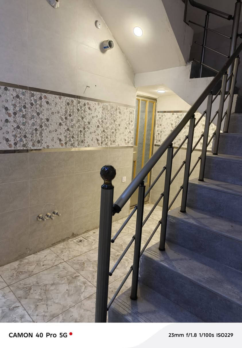 ⛪⛪⛪⛪⛪⛪⛪⛪⛪
مساحة / 63 م
واجه 4/متر 
قصيريه /3متر 
السعر /120مليون وبيه مجال

  و تتوفر كافة الخدمات . 
يحتوي على :
الطابق الأول:- استقبال + مطبخ + غرفة +  خدمات صحية .
الطابق الثاني :- غرفتين نوم + خدمات صحية + بيتونة + سطحين. 
📍ا:- سبع ابكار شارع الدب  
أو المدخل الثاني خلف سوك السمجه ليغاد من ألعاب الهبي دي
 ==================== 
يمكنكم إرسال عروضكم العقارية ( اراضي _ دور _ عمارات وكل ما يتعلق بالعقار ) ما عليكم سوى إرسال المعلومات برسالة واذا كان متوفر صور للعقار لعرضها في المكتب وعلى صفحتنا على الفيس والله الموفق
نسبة الدلالية / 1 /بل 100
====================
للاستفسار اكثر تفظل اتصل خاص بدون كتابه مكتب دلالية  للعقار


**إذا كنت صاحب هذا الإعلان وتريد حذفه لأي سبب، رجاءا أرسل رسالة إلى الدعم الفني**