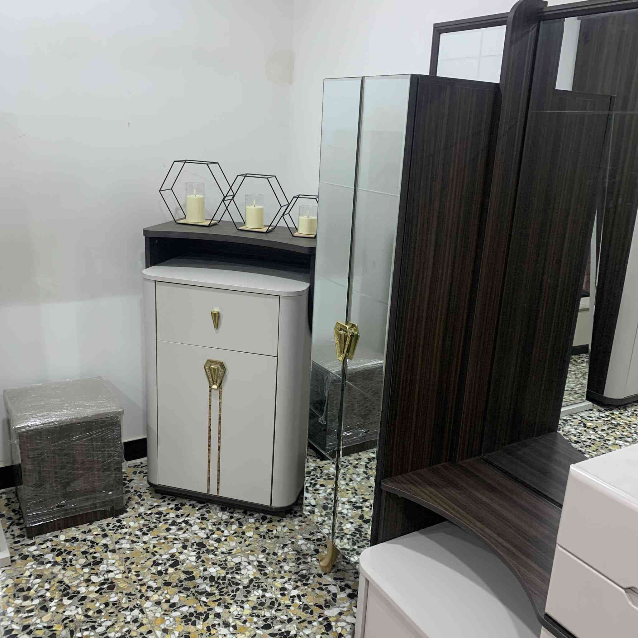 غرفة تركية 8 قطع ب600 قفل المكان بغداد الدورة لايوجد توصيل التواصل مع رقم حصرا ***********بيه واتساب
