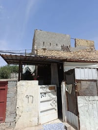 بيت مشتمل   لبيع موقع الحله ابو خستاوي بنص المنطقه قريب عله شارع ياحسي...