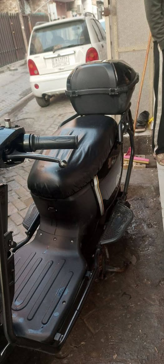 سلام عليكم شباب درجة سكنس مدرع مويد طيار سرعه 100 تقطع مسافة من 40 كيلو متر له 50 تجي 7 بطاريات سعر 500 قفل هاتف *********** مكاني بغداد صليخ
