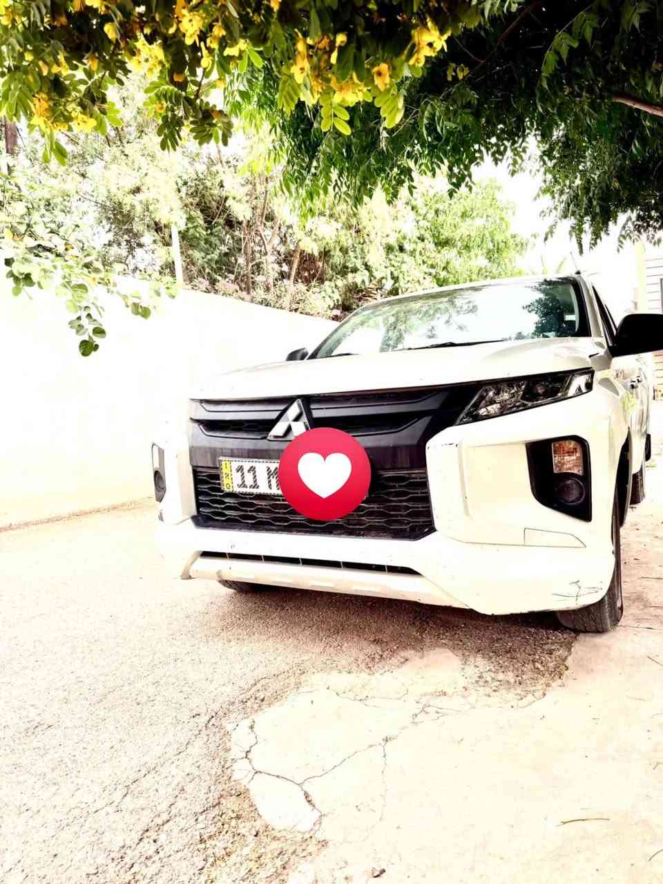 ميسبوشي L200 
2023الموديل 
وارد كويت 
رقم بغداد جديد 
مكان السياره بغداد 
السعر ١٥٥ ورقه
السياره بيهه طخه بلبجم بدون دواخل 
للاتصال ***********
