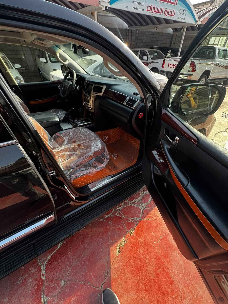 السلام عليكم ورحمة الله وبركاته شباب من معرض السجاد العنوان بغداد تقاطع النهروان
Lx570sport 2013 لكزز
٨سلندر & ماشيه 155km
رقم بغداد
مواصفات
مري شفط
فتحه سقف
باب خلفي كهرباء
كشنات جلد تدفئه تبريد + ذاكره تشغيل عن بعد ٣ قطع تبريد
٧راكب كهرباء
جكمجه ثلاجه
كامرات امامي خلفي مري
شاشات خلفيه
زراكات لايت
التواصل والاستفسار***********
