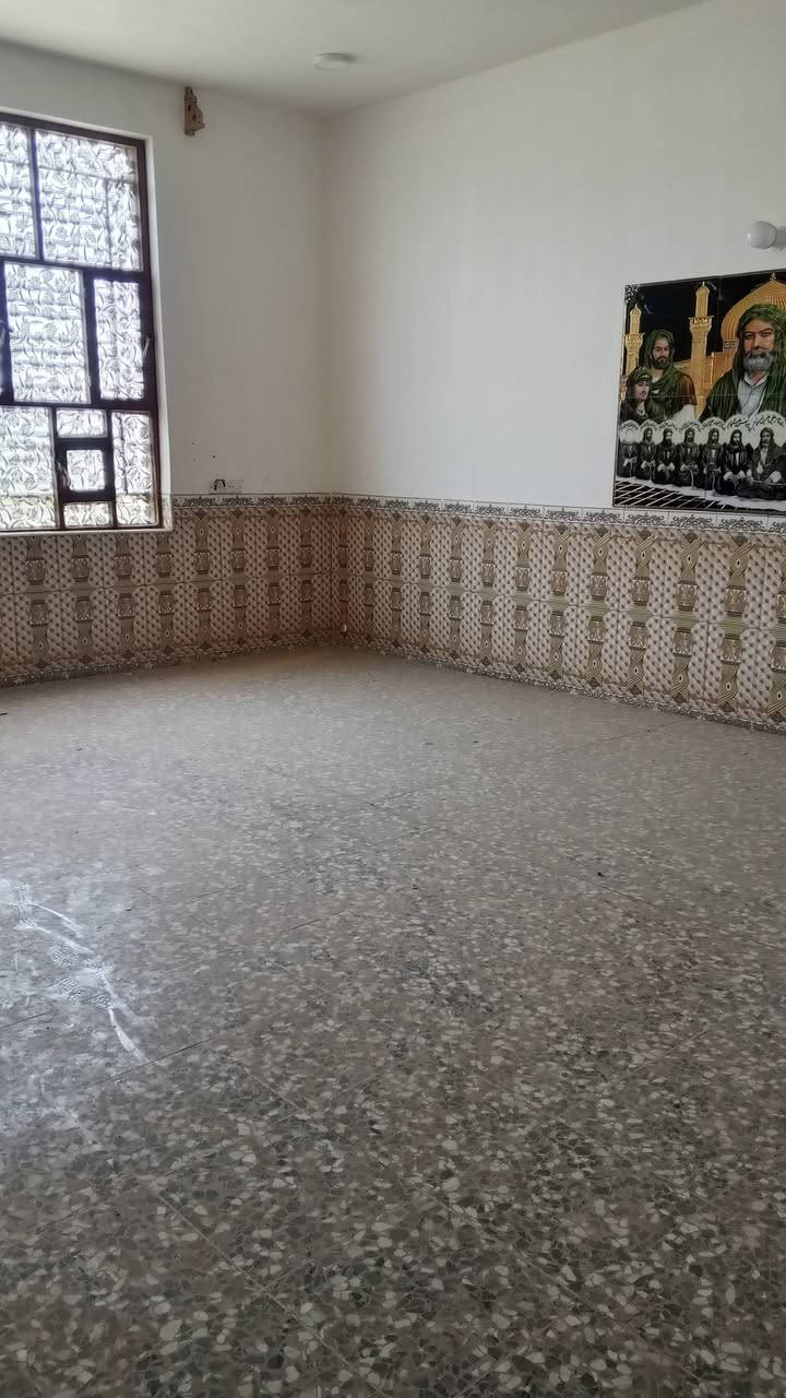 السلام عليكم بيت مساحة 300م بيت بناء جديد قرب تقاطع العلوية شريفة ع للاستفسار ***********
