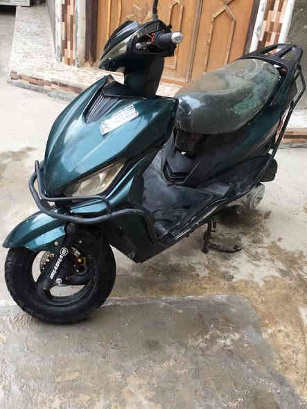 سكنس امتياز موديل ٢٣ الدراجه كله شغاله 
محرك ١٤٠  نكره سلف تشتغل اشاير لايت دبل اشاره لدات شغاله محركه نشط ونضيفه مكاني حله السعر ٢٢٥ وبيه مجال 

***********

