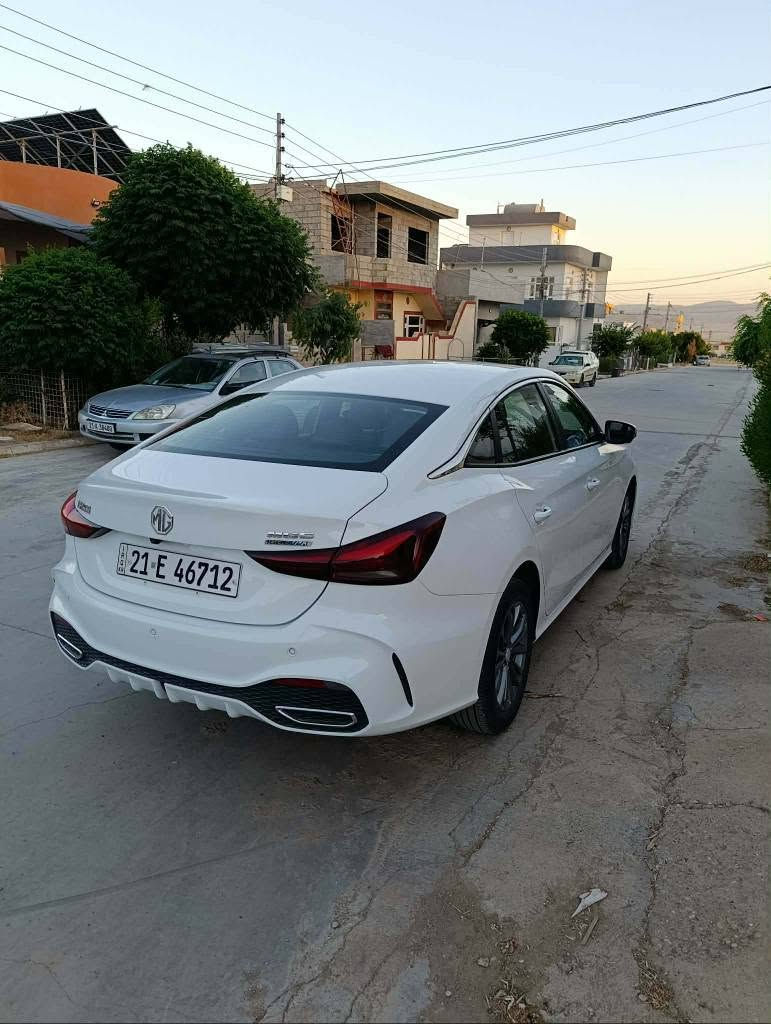 MG GT2025 فول مواسەفات بۆیاخ تەنک 
هیچ بۆیاخی نیە
تەنها 10هەزار ڕۆشتوە بەناو خۆمەوەیە شوێن عەربەت
نرخ125گەڵا و مەجالێکی کەم 
ڕەسمی سۆنەریم داناوە
*********** السليمانية, العراق
