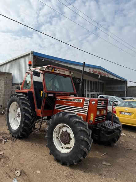 للبيع فيات حجم 100
مكينه جاهزه عله اخر حبايه 
جديده بمعنه الكلمه تخم تأير حداديه
مكينه دخول جديد منفيز وين ما يعجبك سجله 
باقي التفاصيل، اتصال
***********
***********
مكان كون دجيلي شارع المعارض 
السعر 37مليون وبيه مجال
